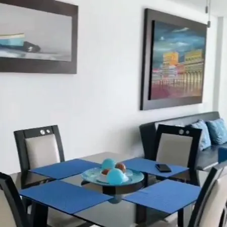 Edificio Torres Del Lago Apartamento 1401 B * Cartagena