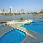 Edificio torres del lago apartamento 1401 B
